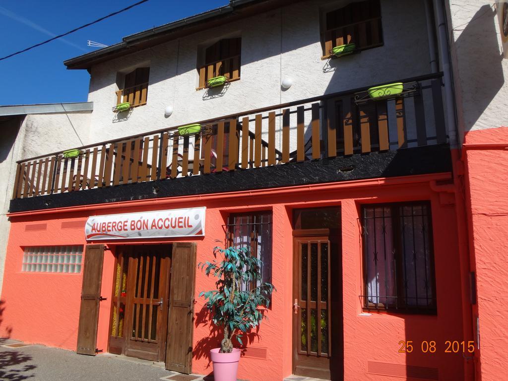 Hotel Bon Accueil Oyonnax Exterior photo