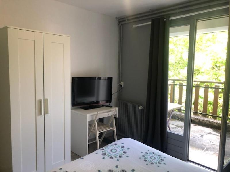 Hotel Bon Accueil Oyonnax Exterior photo