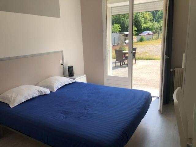 Hotel Bon Accueil Oyonnax Exterior photo